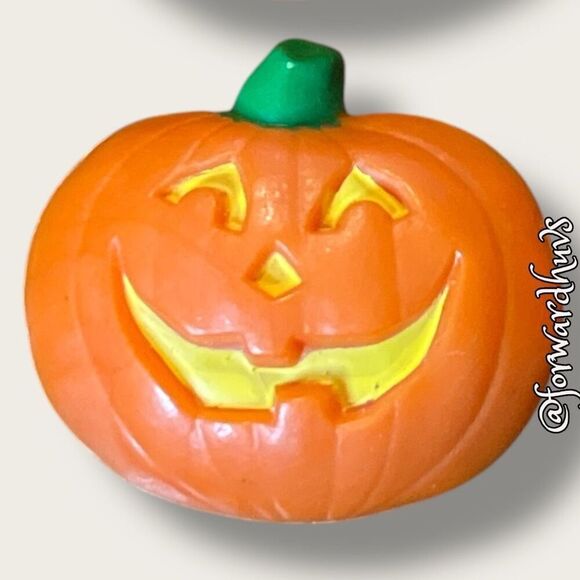 Set of Four Hallmark Vintage Button Covers – Jack-O-Lantern Design - Picture 6 of 12